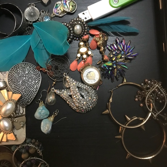 Earring and Watch Lot - Picture 3 of 4